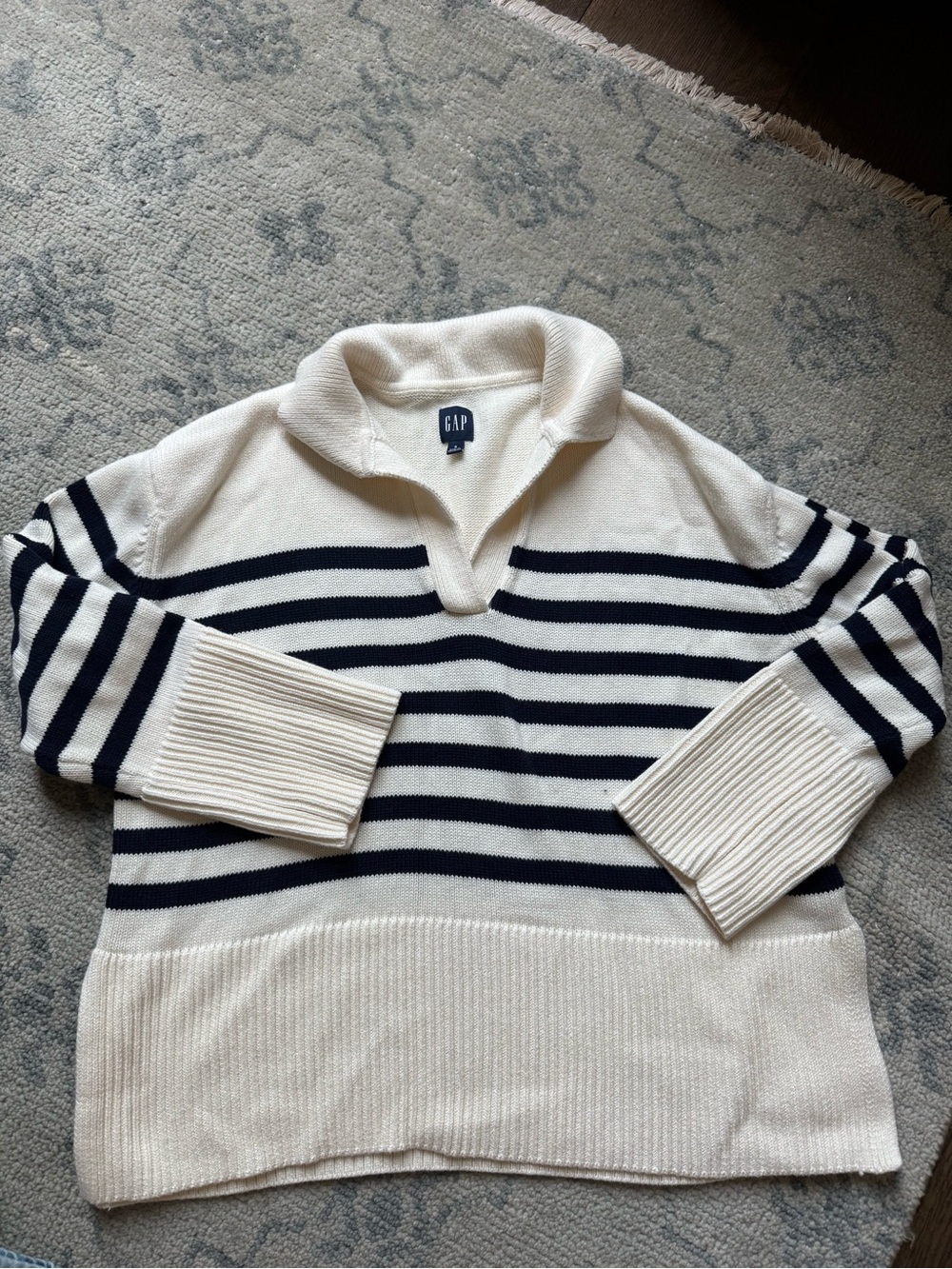 GAP Women’s Cream and Navy Striped V‑Neck Shawl Collar Sweater